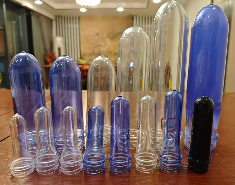 小瓶胚從11.9克到28克，大瓶胚從100克到350克，產(chǎn)品更加豐富